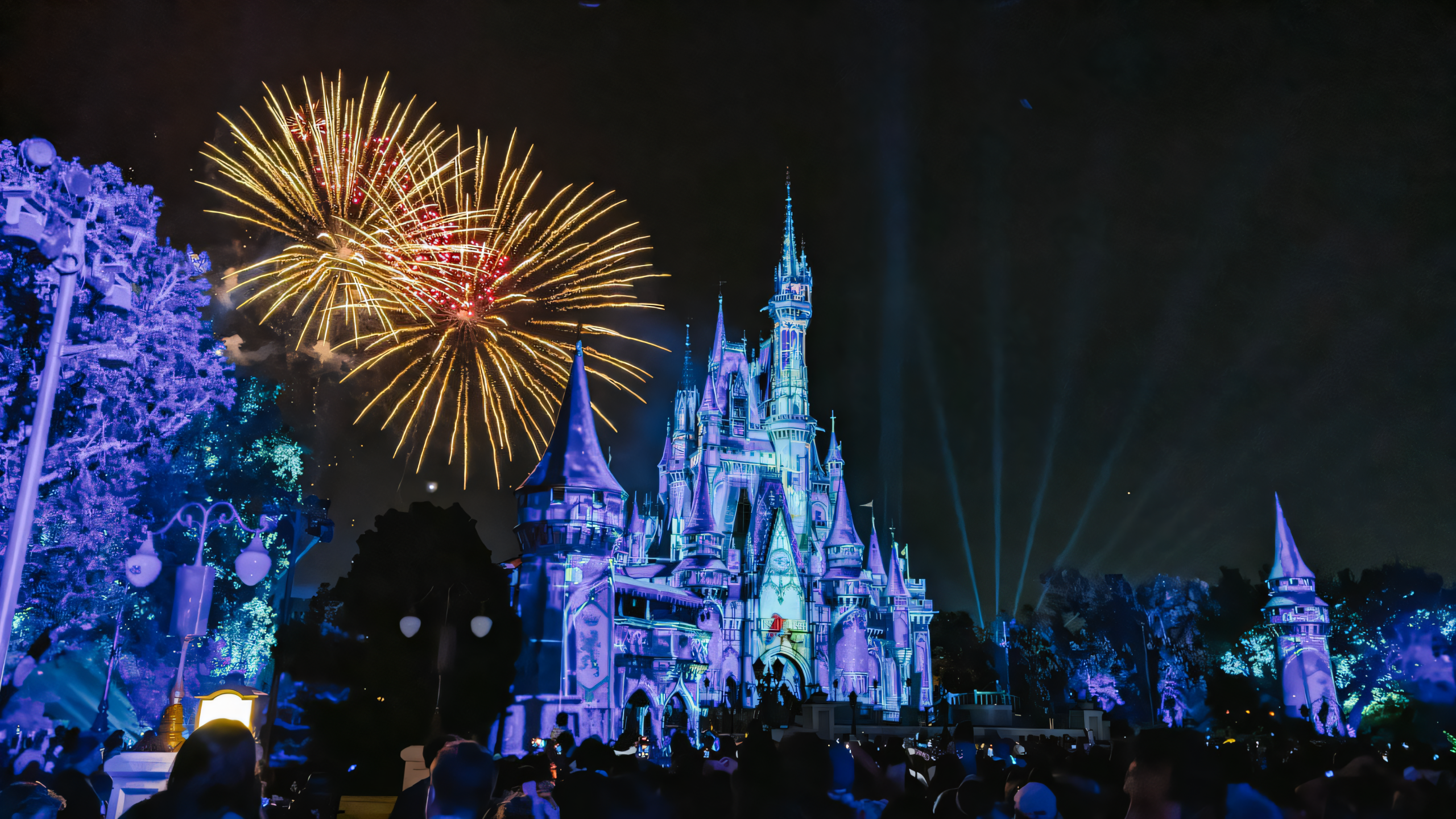 What to Pack for Walt Disney World: The Ultimate Disney Packing List.