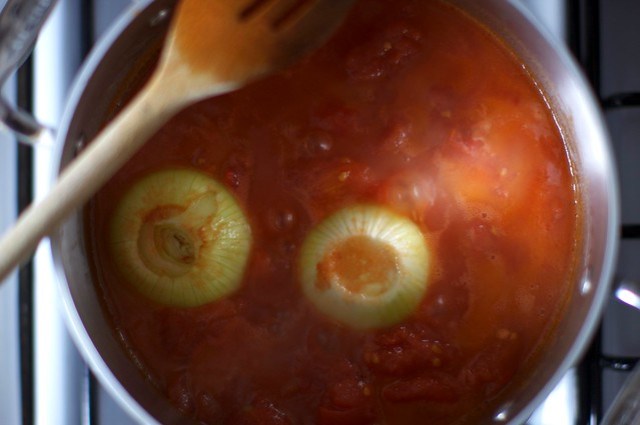 Butter and onion infused tomato sauce