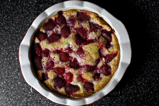 Summer cake with strawberries