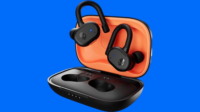 Top-rated earbuds for sports activities featuring ear hooks and wireless connectivity